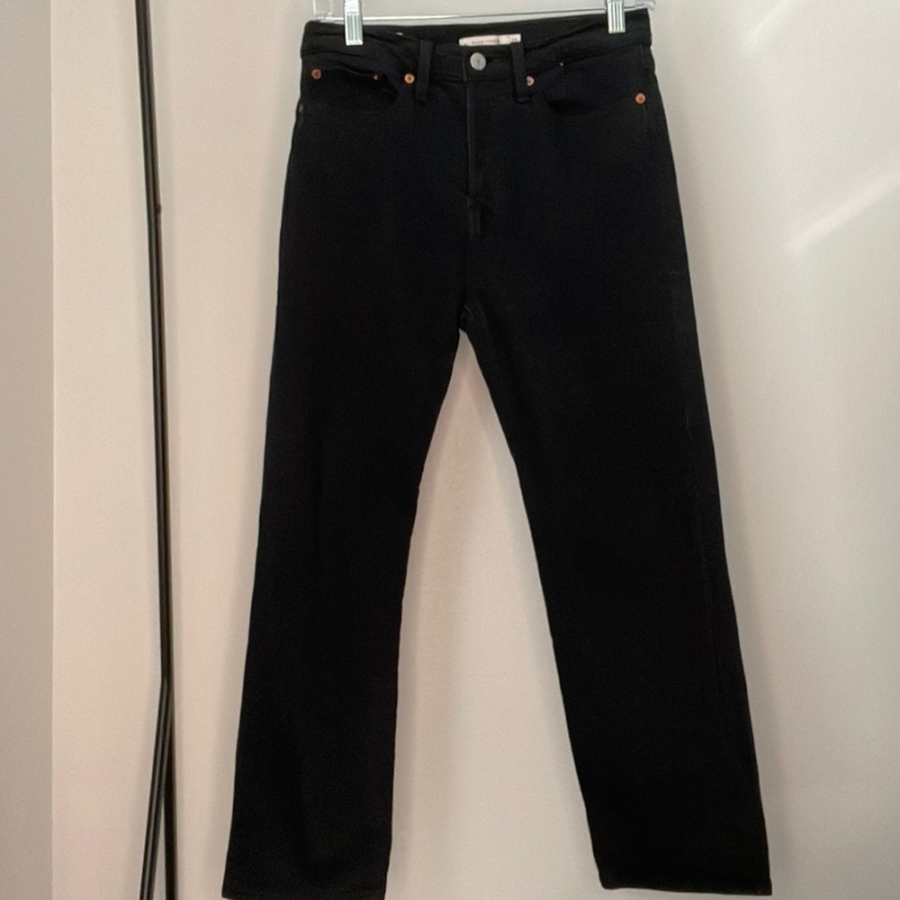 Black Levi’s wedgie straight